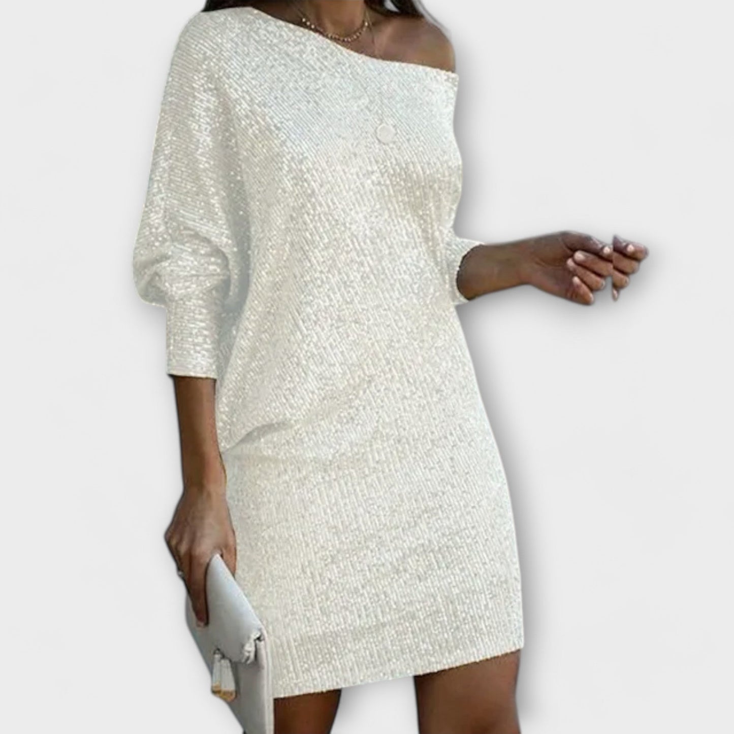 Vestido de festa adornado com lantejoulas
