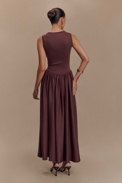 Sara - Vestido Midi de Malha Marrom