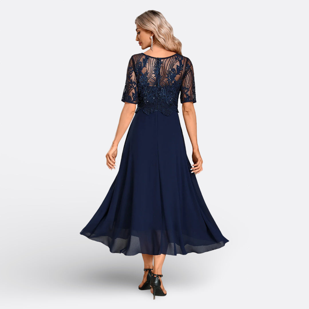 Mariana - Vestido de Renda com Mangas Curtas