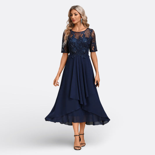Mariana - Vestido de Renda com Mangas Curtas