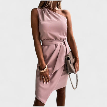 "Ana - Vestido Moderno de Um Ombro" can be rewritten as "Ana - Vestido Assimétrico Moderno".