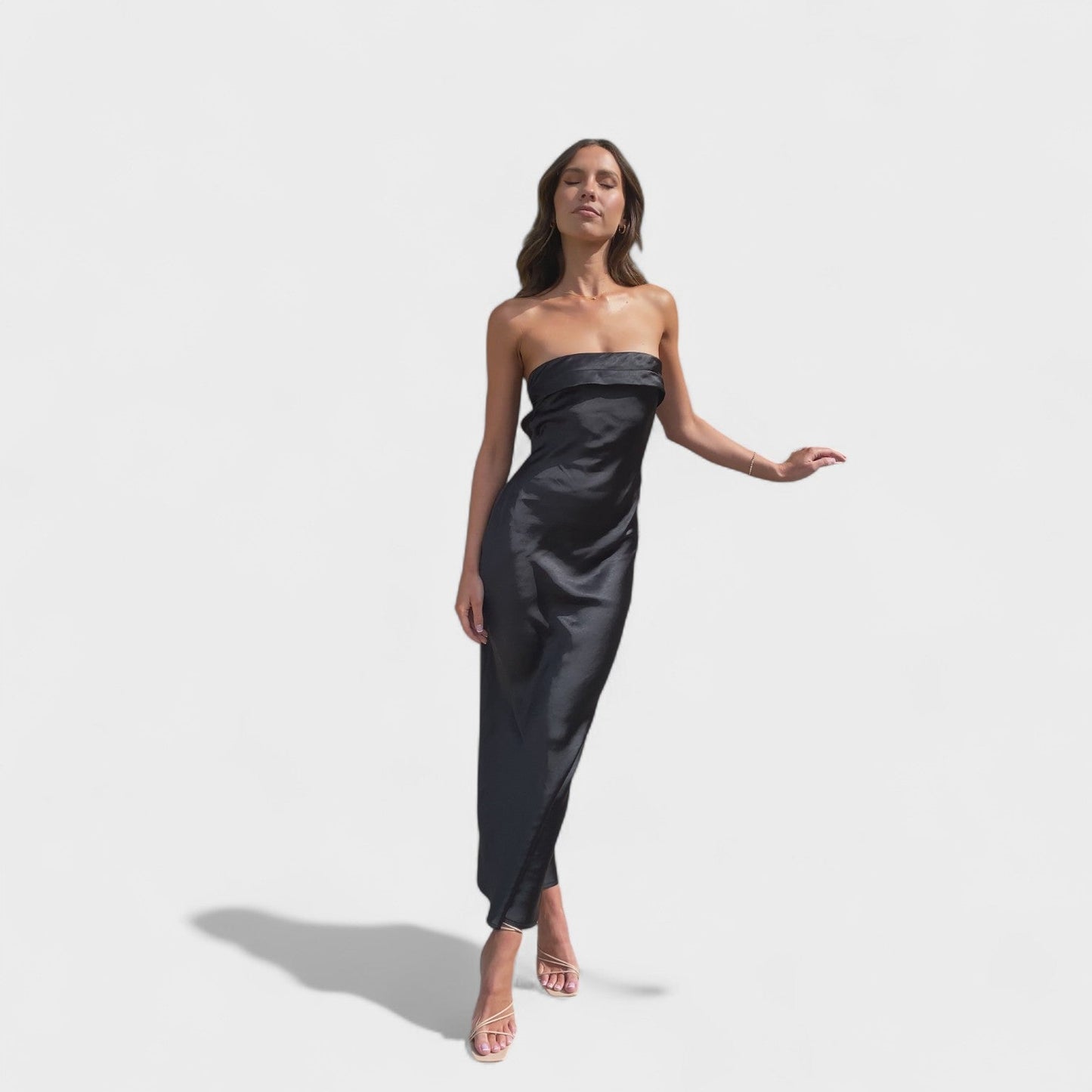 Carmen - Vestido Sem Mangas em Cetim