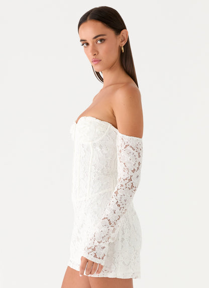 Vestido Mini de Renda Branco com Mangas Longas