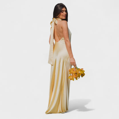 Martina - Vestido com Laço de Cetim Elegante
