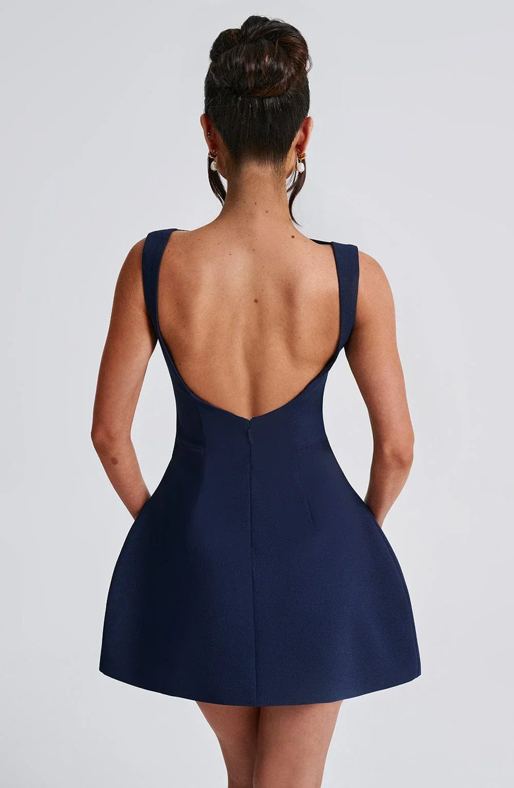 Elegancia en Azul: Ropa Chic
