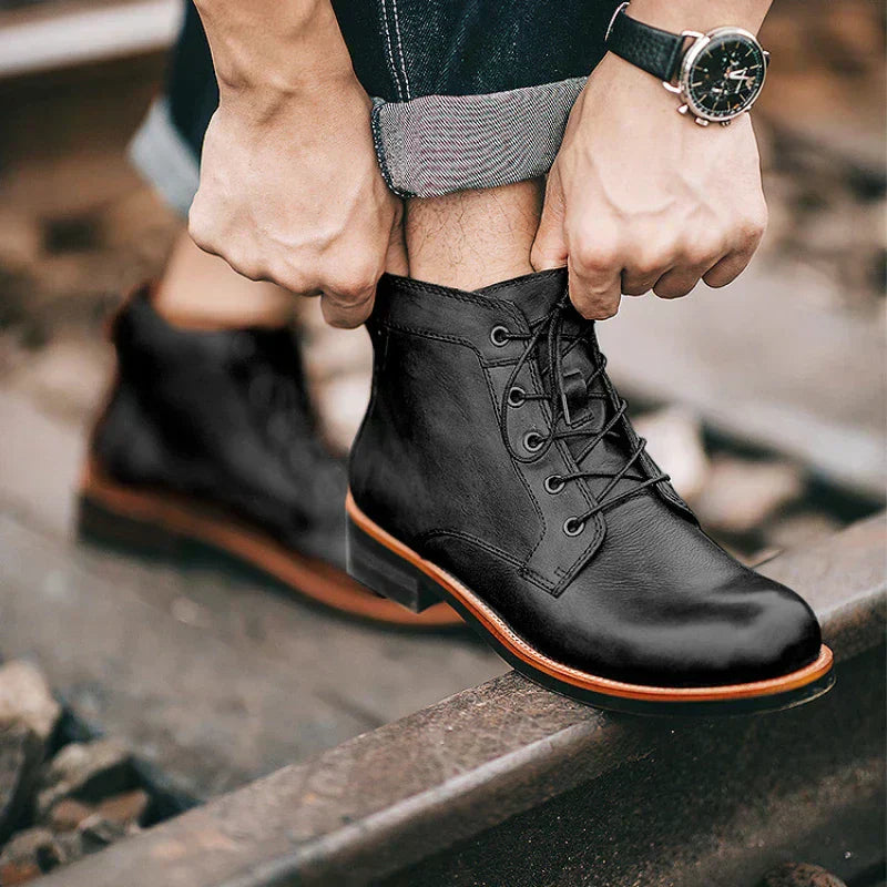 Caio - Botas Retro com Ponta Redonda