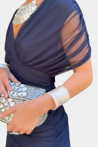 Luana - Vestido Chic con Escote en V