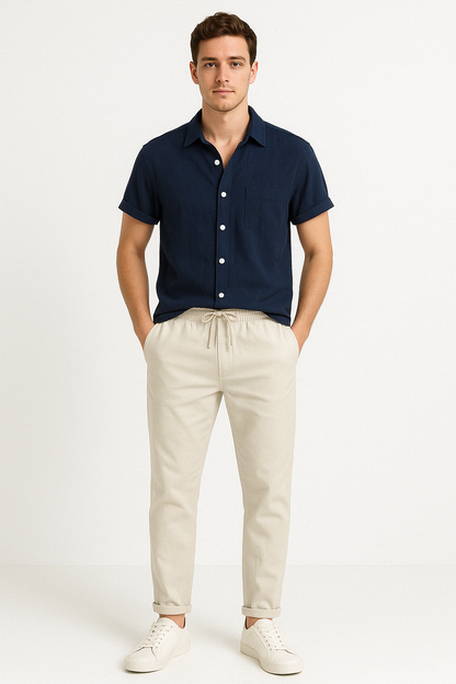 Conjunto de Camisa e Calças para o Verão