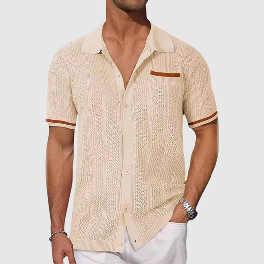Camisa com Gola Contrastante