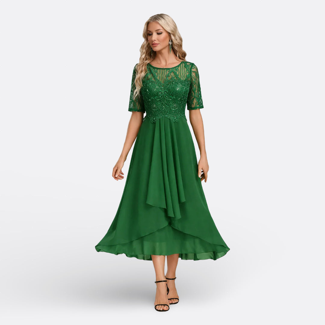 Mariana - Vestido de Renda com Mangas Curtas