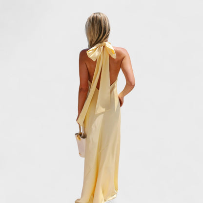 Martina - Vestido com Laço de Cetim Elegante