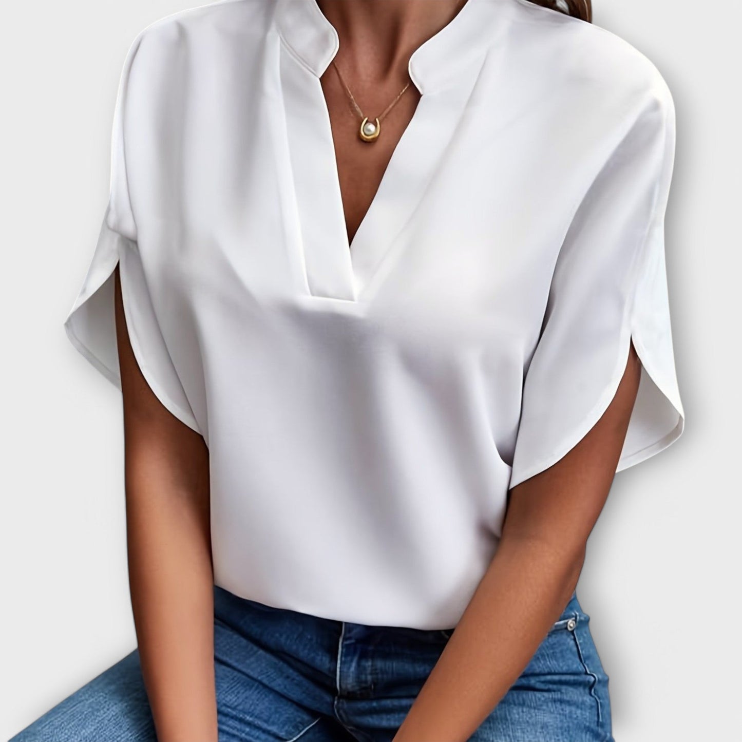 Viviana - Lightweight Women's Blouse