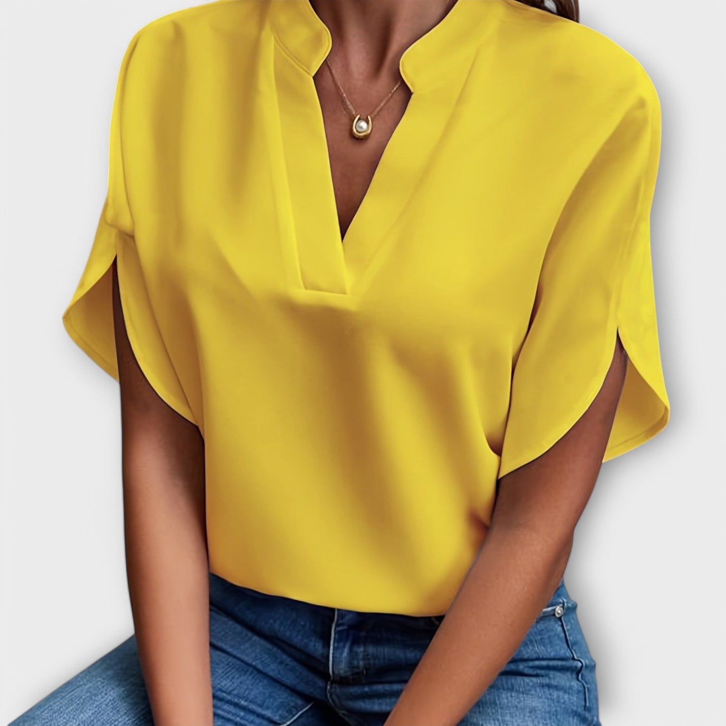 Viviana - Lightweight Women's Blouse