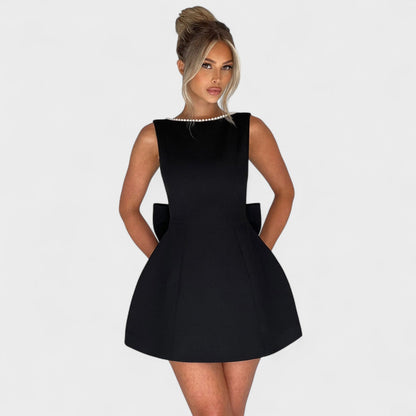 Catarina - Vestido Mini Decorado com Pérolas