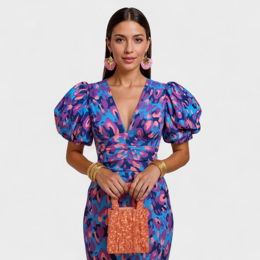 Lília - Vestido Tropical em Tons de Fogo