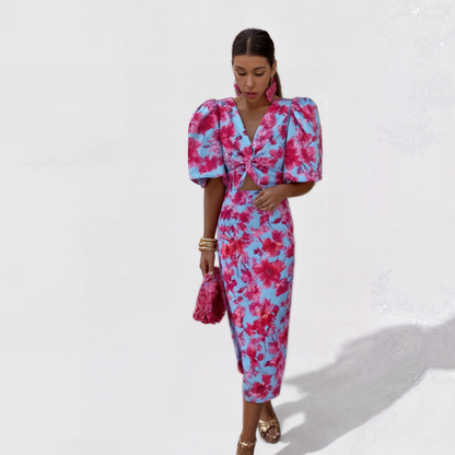 Lília - Vestido Tropical em Tons de Fogo