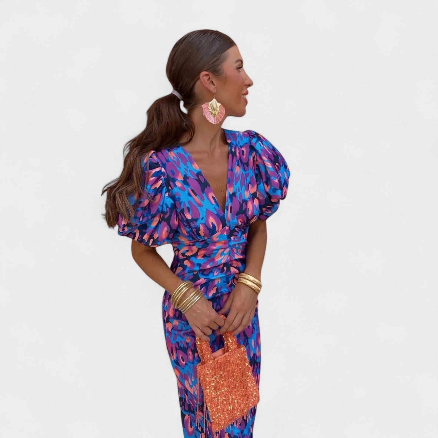 Lília - Vestido Tropical em Tons de Fogo